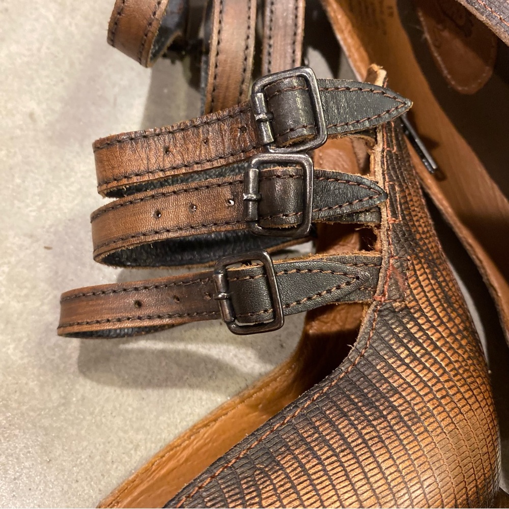 Freebird by Steven Copper Brown Textured Leather Heels - Picture 7 of 16